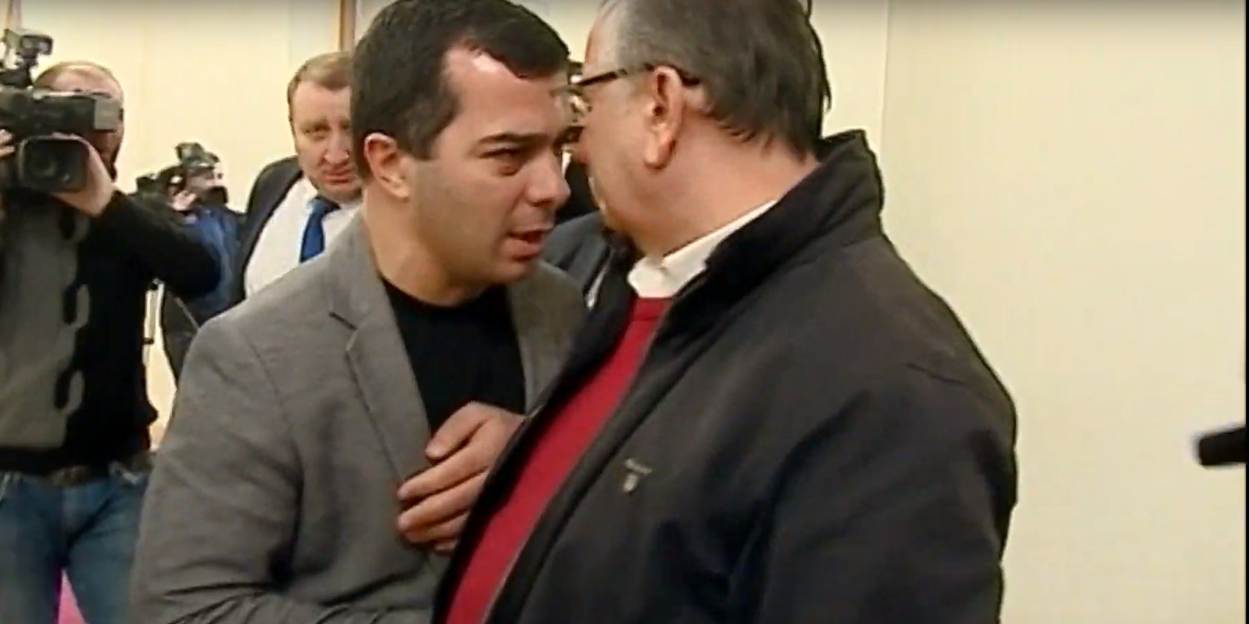 რომან გაცირიძესა და დაჩი ბერაიას შორის ფიზიკური დაპირისპირება მოხდა [ვიდეო]