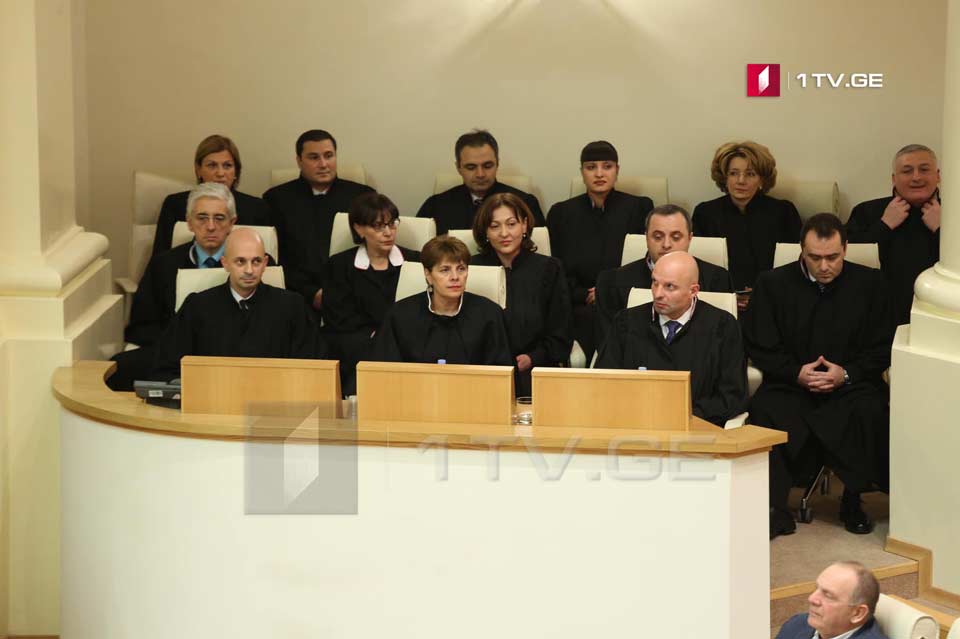უზენაესი სასამართლოს ახლად არჩეულმა უვადო მოსამართლეებმა პარლამენტში ფიცი დადეს [ვიდეო]