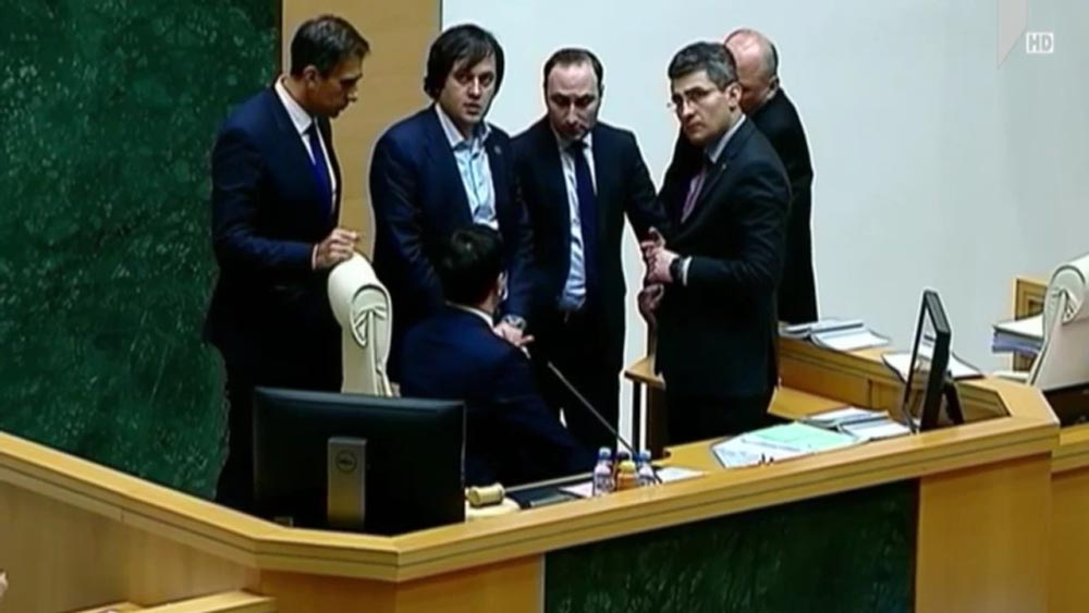 პარლამენტმა უზენაესი სასამართლოს მოსამართლეები დაამტკიცა 