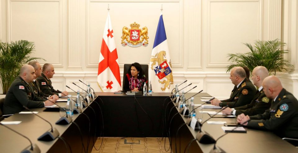 სალომე ზურაბიშვილმა თავდაცვის ძალების მეთაურისგან პერიოდული ანგარიში მოისმინა