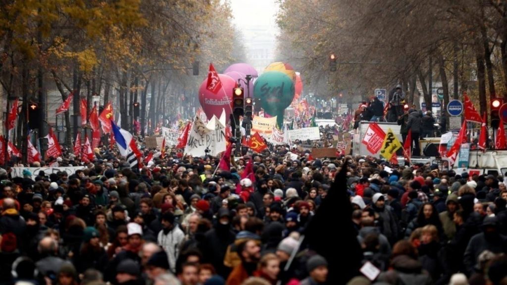 საფრანგეთში საპენსიო რეფორმის წინააღმდეგ აქცია მიმდინარეობს