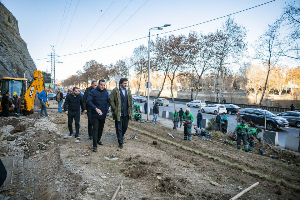 თამარ მეფის სახელობის ხიდის პანდუსზე სამუშაოები 25 დეკემბრისთვის დასრულდება