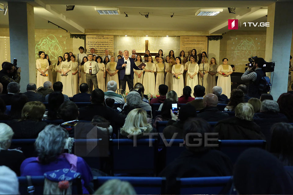 სახარების რწმენის ეკლესიაში საშობაო ღვთისმსახურება მიმდინარეობს [ვიდეო-ფოტო]