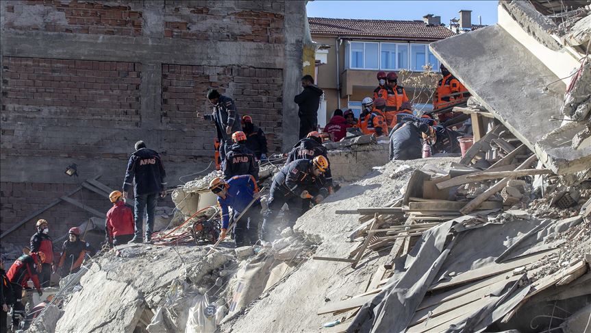 Türkiyədə güclü zəlzələ nəticəsində həlak olanların sayı artdı