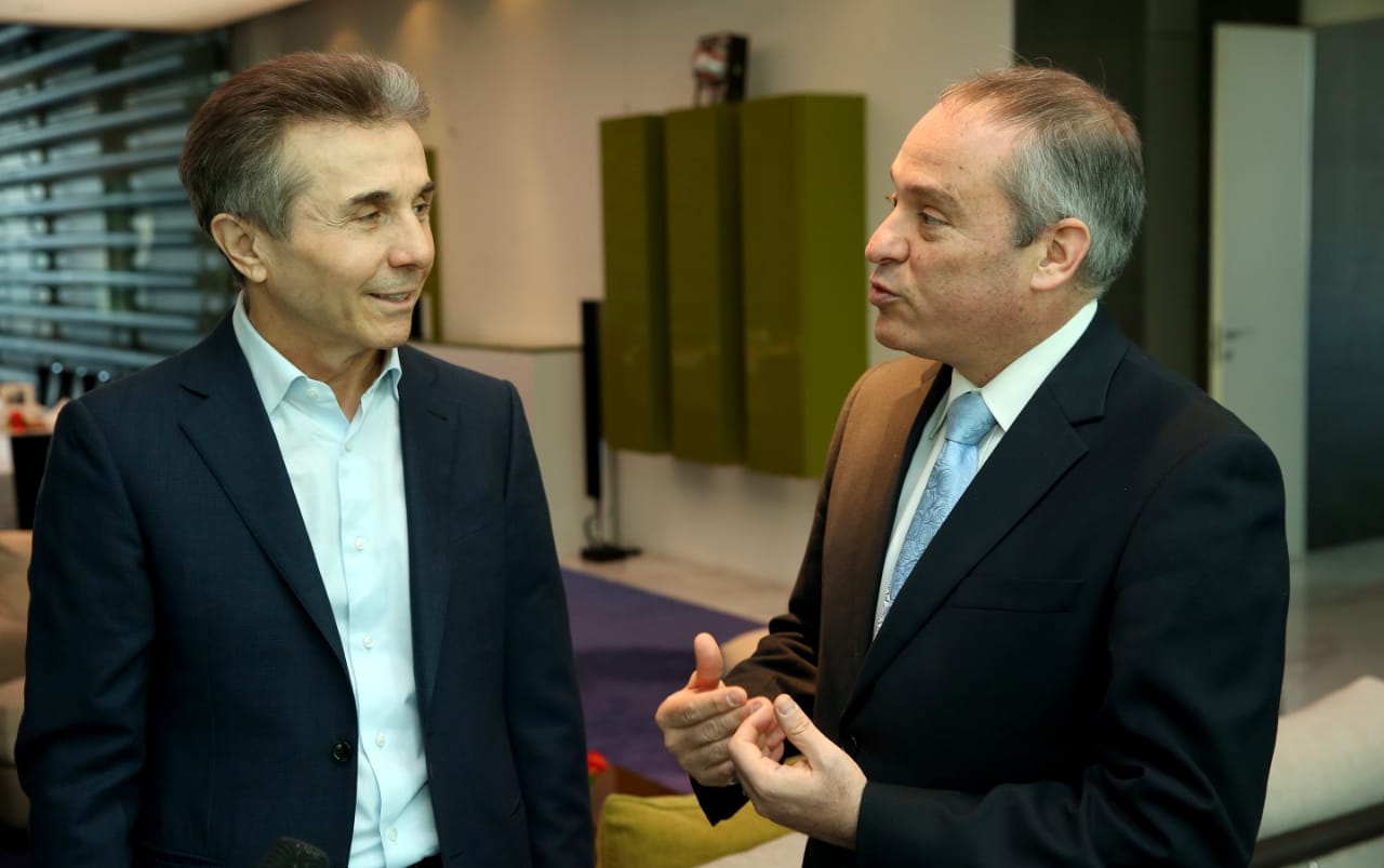 ბიძინა ივანიშვილი საქართველოში ისრაელის ახალ ელჩს შეხვდა