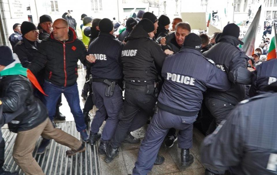 ბულგარეთის დედაქალაქში პოლიციასა და დემონსტრანტებს შორის შეტაკება მოხდა