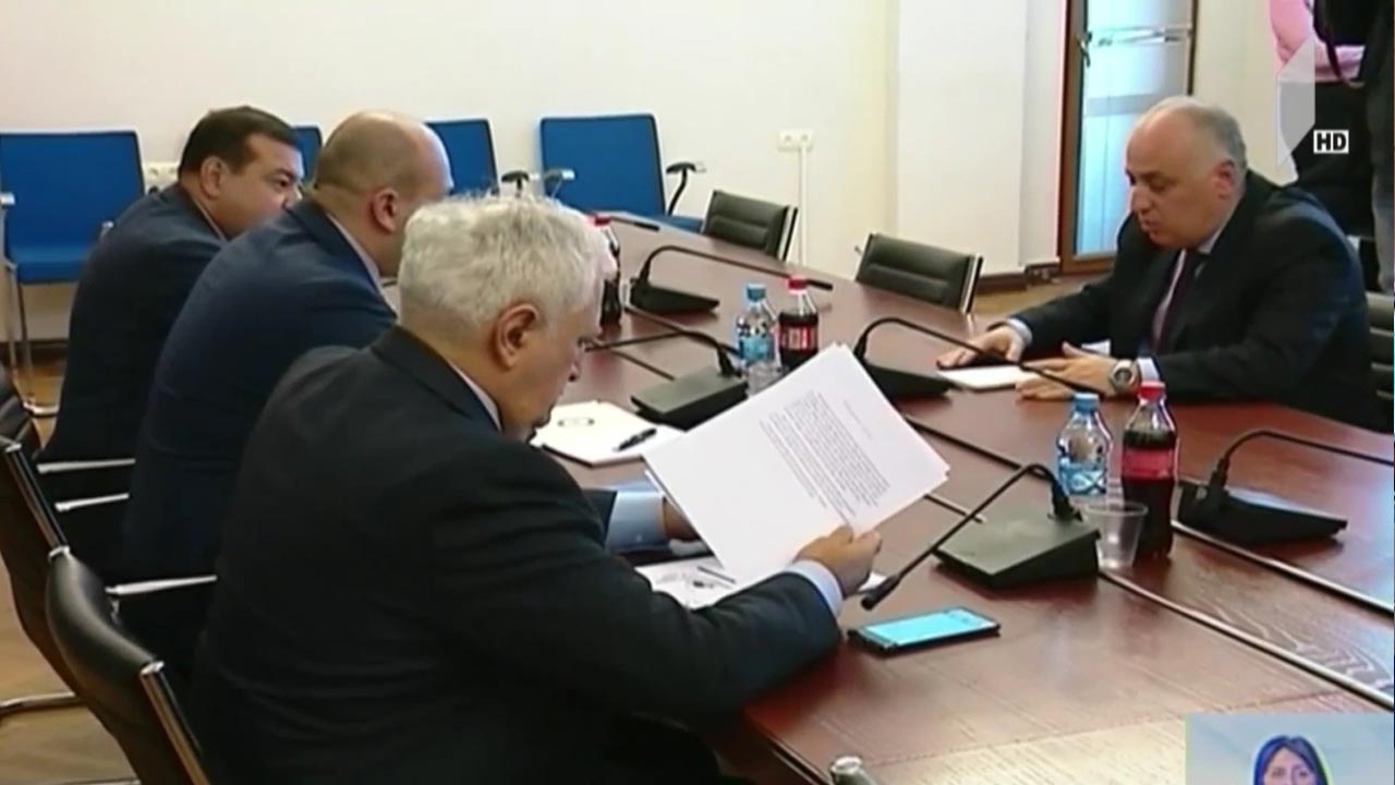 შეხვედრა კორონავირუსთან დაკავშირებით
