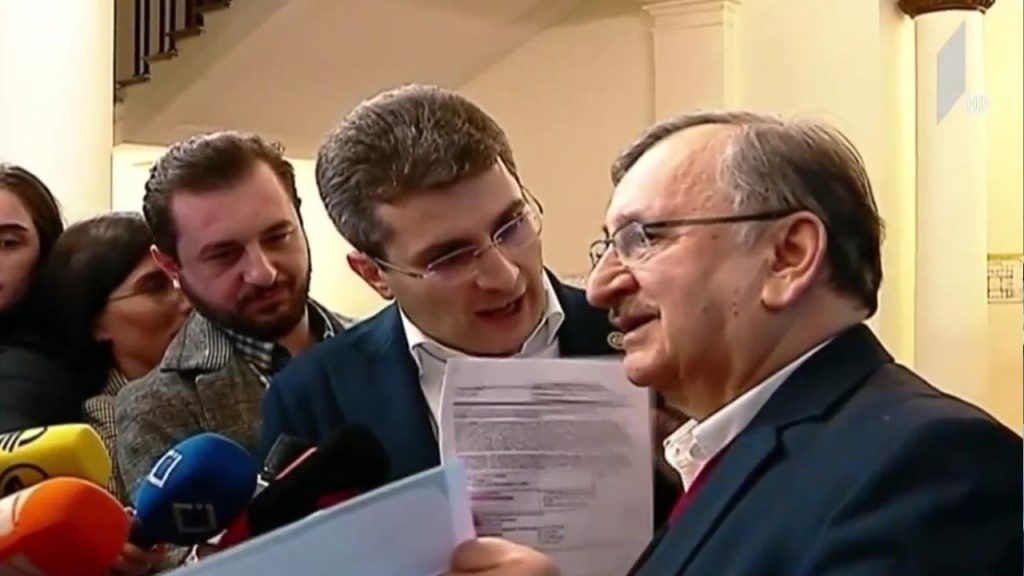 კონტრაქტი ლობისტურ კომპანიასთან