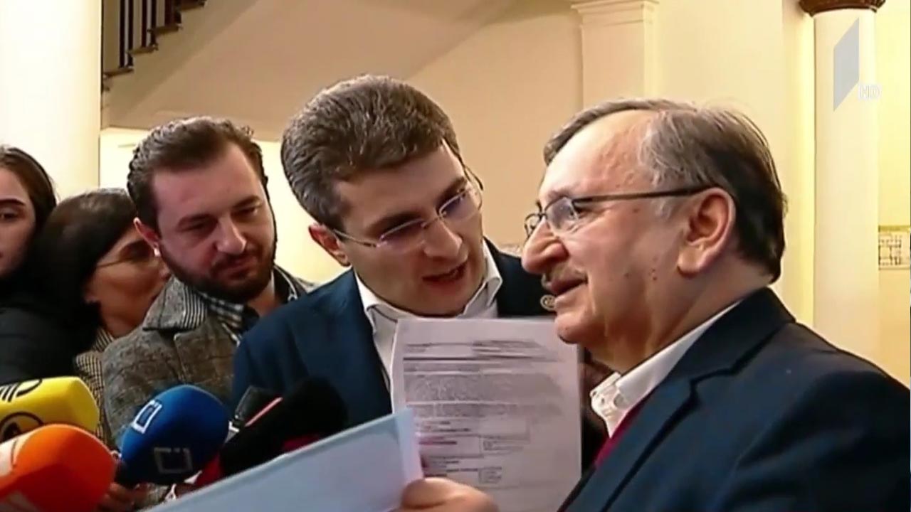 კონტრაქტი ლობისტურ კომპანიასთან