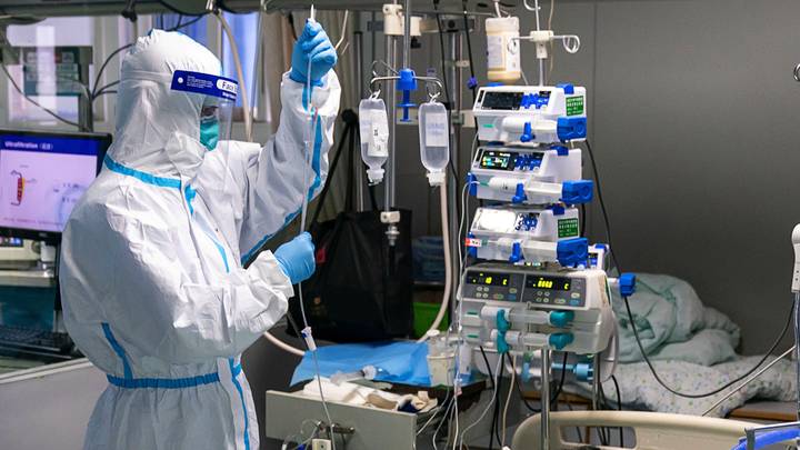 Çində yeni koronavirus ilə daha 142 insan həlak oldu