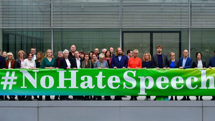 გერმანიის მთავრობამ ინტერნეტში სიძულვილის ენის შესახებ კანონპროექტს მხარი დაუჭირა