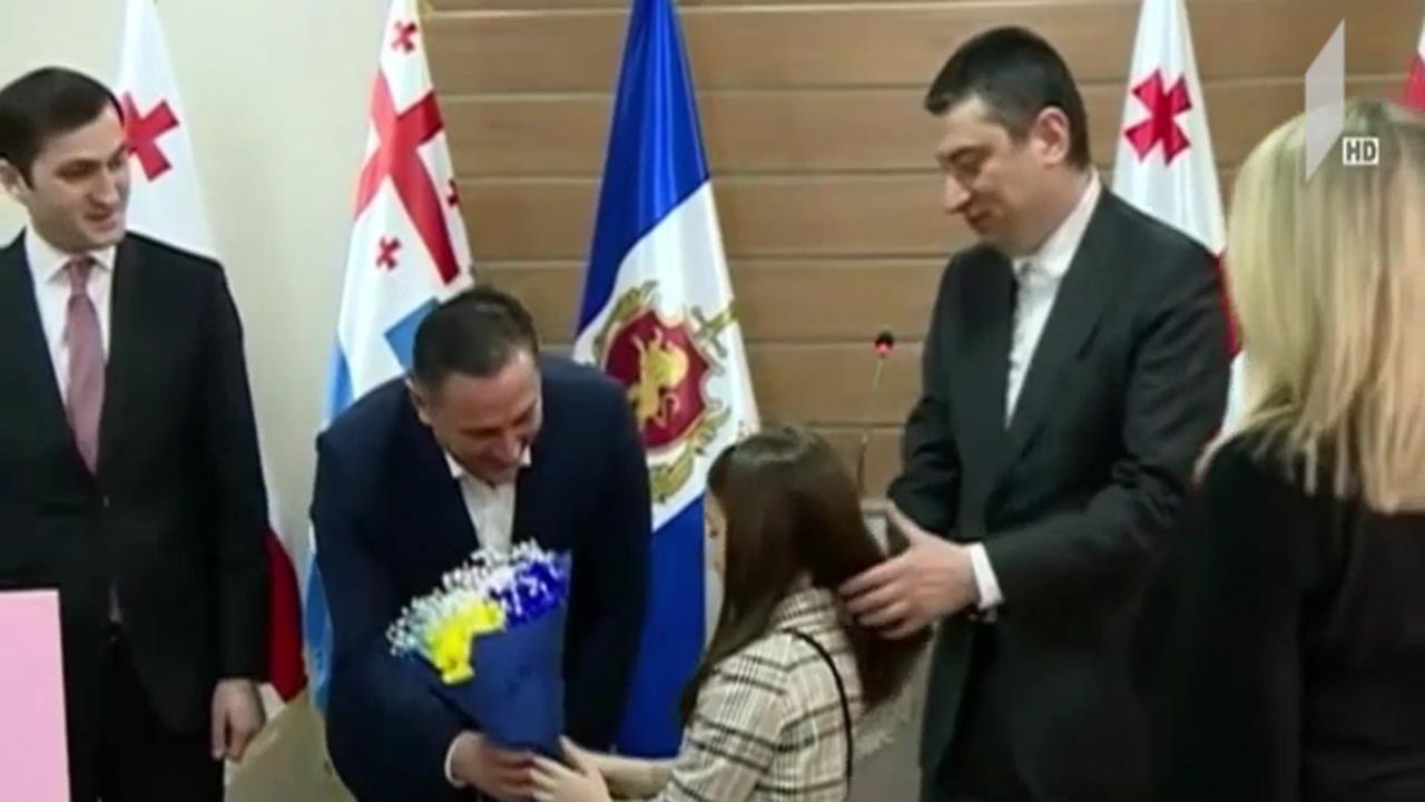 ბინების გადაცემის ცერემონია