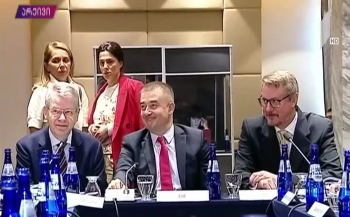 საარჩევნო მოლაპარაკებები ოპოზიციასა და ხელისუფლებას შორის