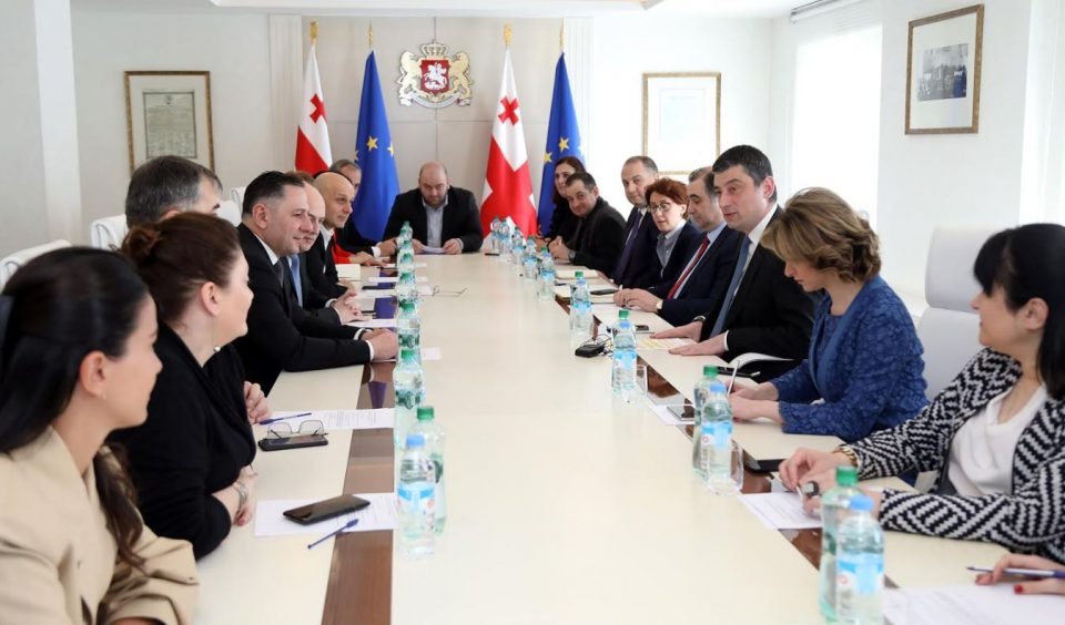გიორგი გახარიამ ეკონომიკურ გუნდს ქვეყნის ეკონომიკაზე კორონავირუსის შესაძლო უარყოფითი ზემოქმედების მინიმუმამდე დაყვანის მიზნით გეგმის შემუშავება დაავალა