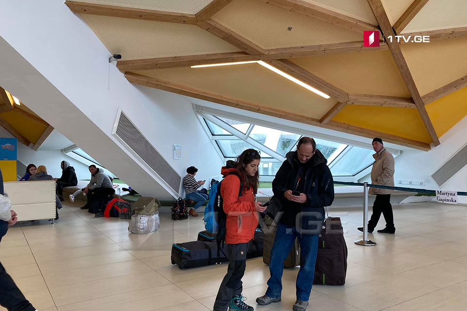ქუთაისის აეროპორტში ბოლონიიდან ჩამოფრენილი 50 მგზავრი შეამოწმეს, ვირუსის სიმპტომები არც ერთს არ დაუფიქსირდა