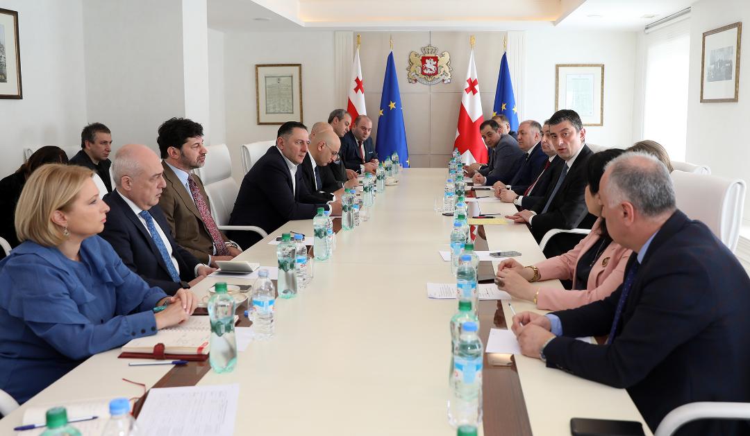 კორონავირუსთან დაკავშირებით, საზღვარგარეთ სამუშაო მივლინებები და სასწავლო ვიზიტები დროებით იზღუდება