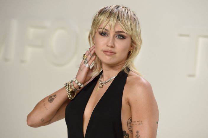 Madonna və Mayli Sayrus koronavirusa görə, konsertlərin keçirilməsindən imtina etdilər