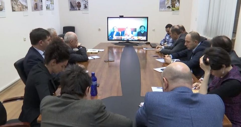 მსოფლიოში კორონავირუსის გავრცელების საკითხზე დავით ზალკალიანმა საქართველოს ელჩებთან ვიდეოკონფერენცია გამართა