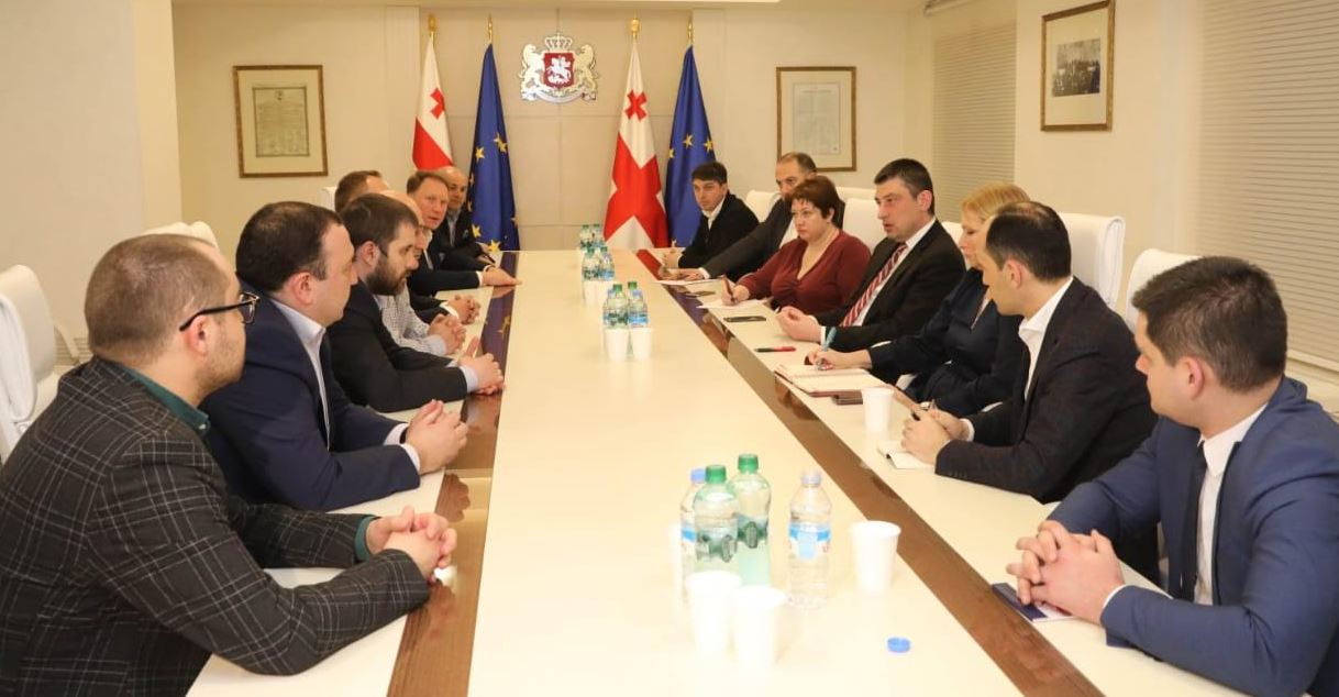 გიორგი გახარია სასურსათო მაღაზიათა ხელმძღვანელებს - მთავრობის ინფრასტრუქტურა მზად არის, მოგეხმაროთ, ოღონდ პროდუქტი უნდა იყოს თაროზე თავის დროზე საკმარისი რაოდენობით და შესაბამისი ფასით