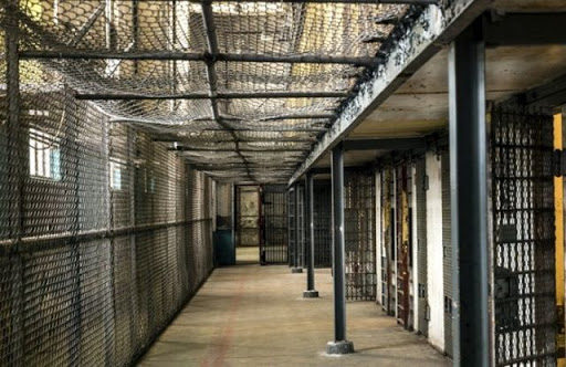 ადგილობრივი მედიის ინფორმაციით, ბრაზილიის ციხეებიდან ასობით პატიმარი გაიქცა