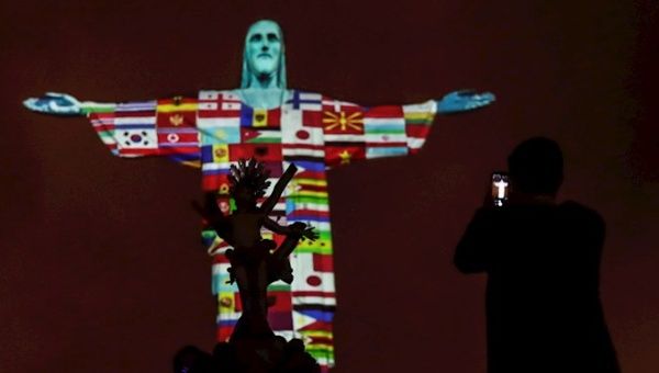 Rio S Christ The Redeemer Statue Illuminated To Show Countries With Covid 19 1tv