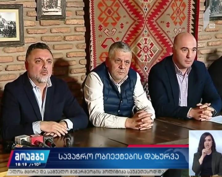 სავაჭრო ცენტრებში არასასურსათო მაღაზიების ნაწილი იხურება