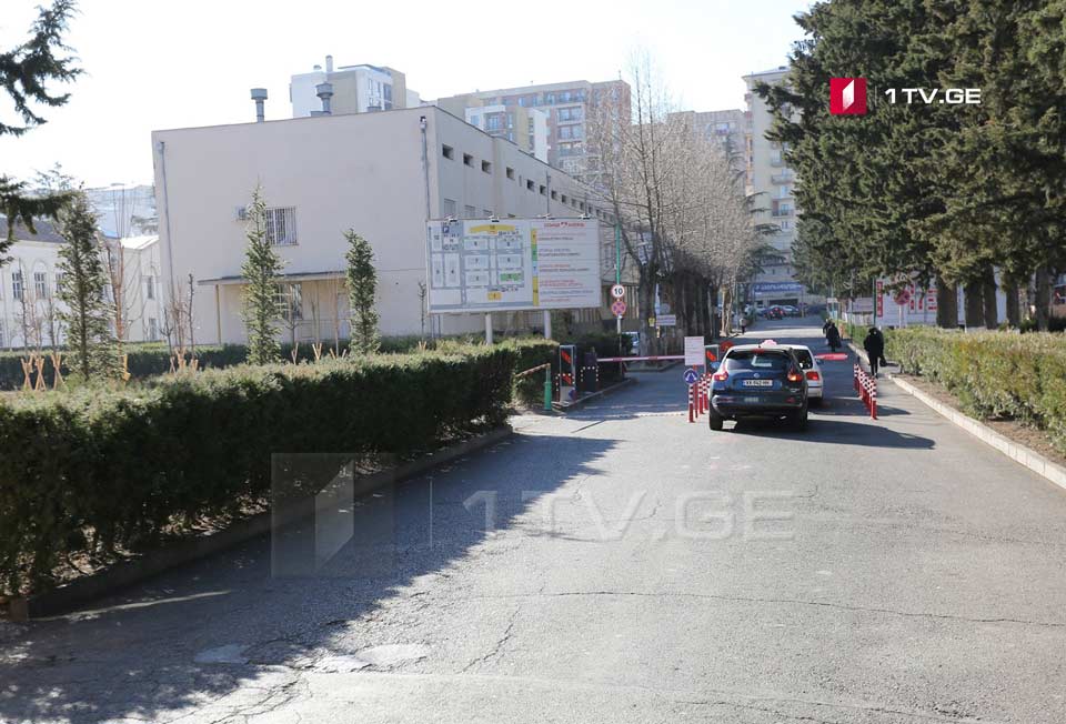 Koronavirus infeksiyasından sağalmış üçüncü pasiyent Tbilisinin Yoluxucu Xəstəliklər Xəstəxanasını tərk edib