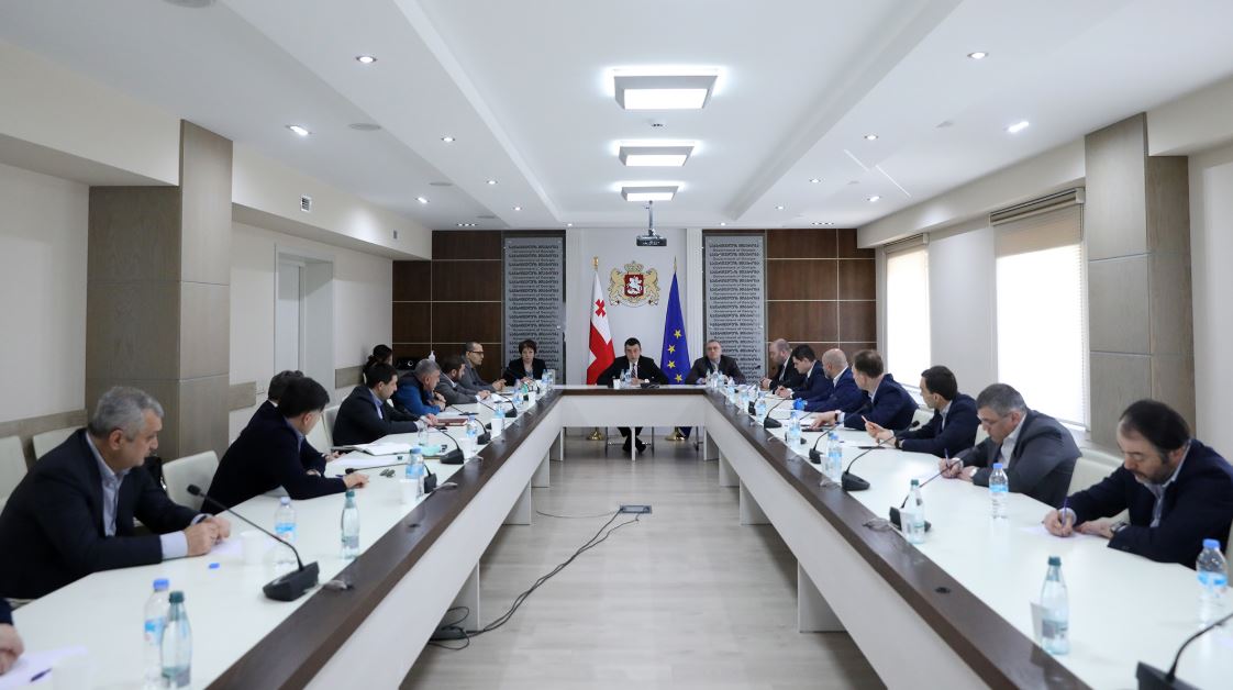 გიორგი გახარიამ მსხვილი ბიზნესის წარმომადგენლებთან კორონავირუსის გლობალურ გამოწვევასთან ეფექტურად გამკლავებისთვის ერთობლივად განსახორციელებელი ნაბიჯები განიხილა