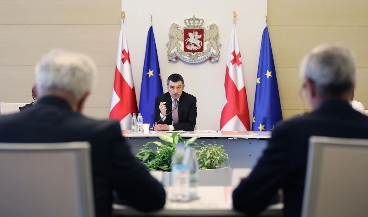 მთავრობა მოქალაქეებს მოუწოდებს, დაიცვან საგანგებო მდგომარეობით დაწესებული შეზღუდვები, წინააღმდეგ შემთხვევაში გამოყენებული იქნება კანონით გათვალისწინებული ღონისძიებები
