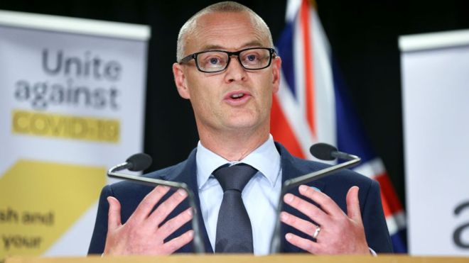 ახალი ზელანდიის ჯანდაცვის მინისტრმა საკარანტინო ზომების დარღვევის გამო, საკუთარი თავი „იდიოტად“ მოიხსენია