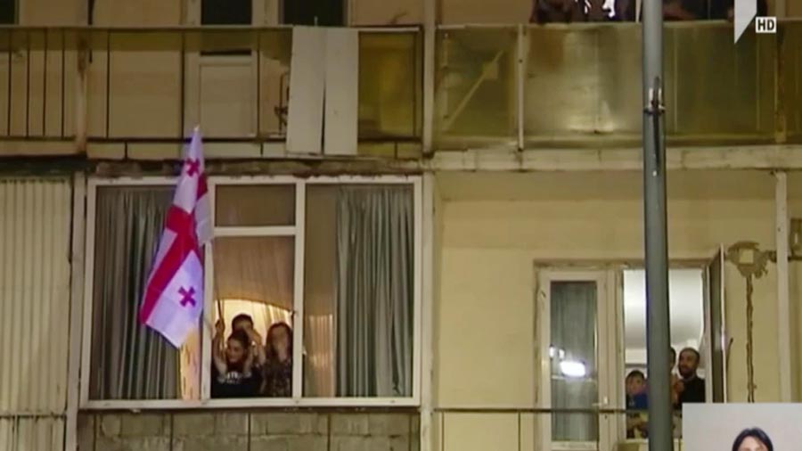დარჩით სახლში - დაიცავით სოციალური დისტანცია