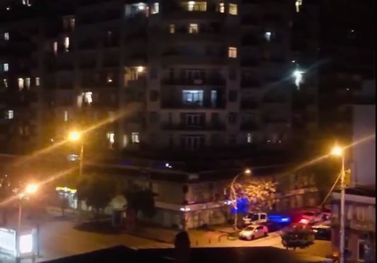 როგორ ულოცავენ კომენდანტის საათის დროს ერთმანეთს აღდგომას - ვიდეო სოციალური ქსელიდან