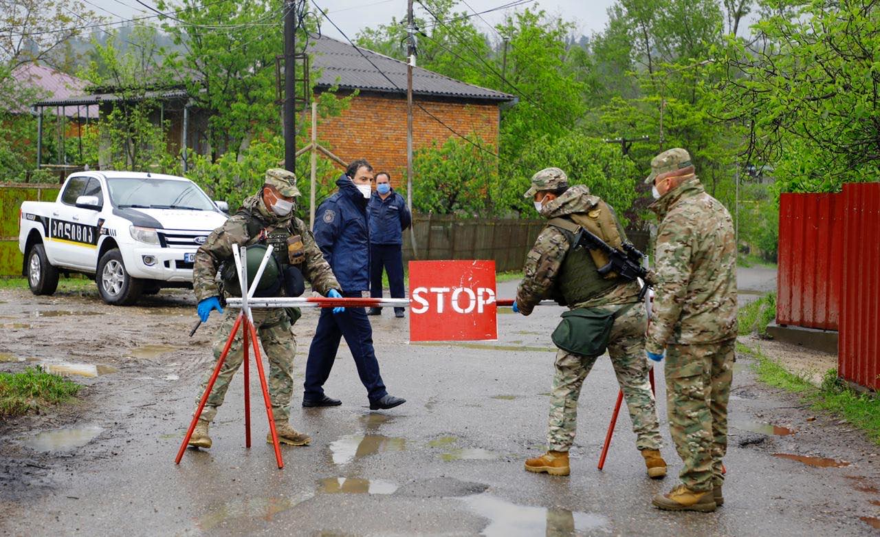 თერჯოლის მუნიციპალიტეტის სოფელ ღვანკითში გადაადგილების მკაცრ შეზღუდვას თავდაცვის ძალები სამართალდამცავებთან ერთად აკონტროლებენ