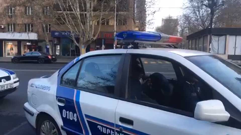 სომხეთის ქალაქ გავარში დაპირისპირების საქმეზე, რის შედეგადაც ორი ადამიანი დაიღუპა და რამდენიმე დაიჭრა, პოლიციამ 15 პირი დააკავა