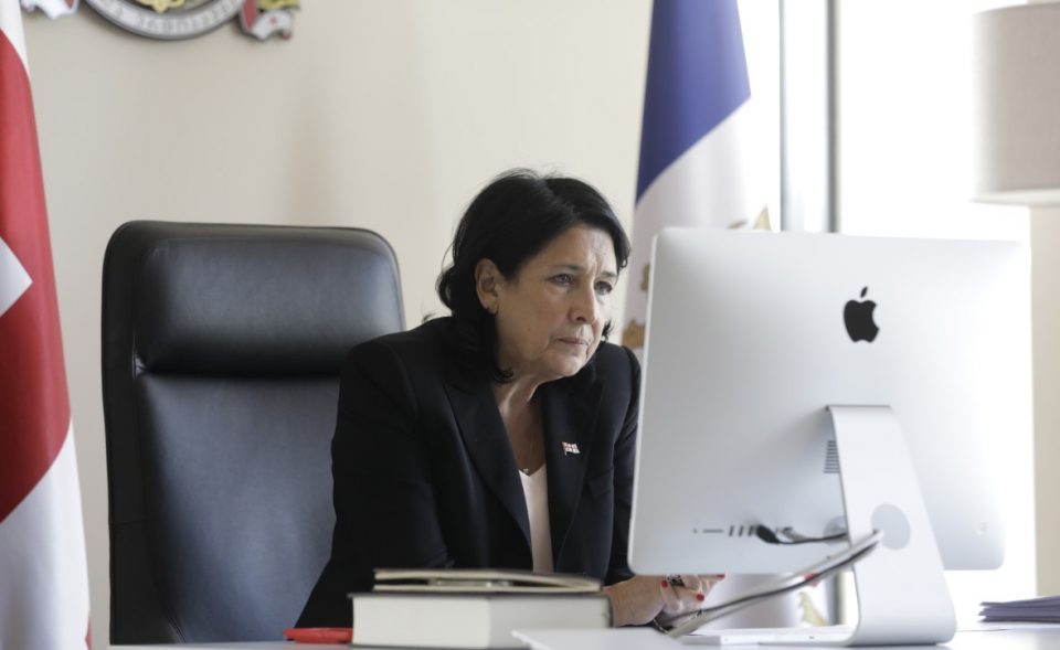 საქართველოსა და ლიეტუვის პრეზიდენტებმა პანდემიის პერიოდში ეკონომიკის გახსნის, სამომავლო სტრატეგიებისა და სოციალურ-ეკონომიკური დახმარებების შესახებ ისაუბრეს