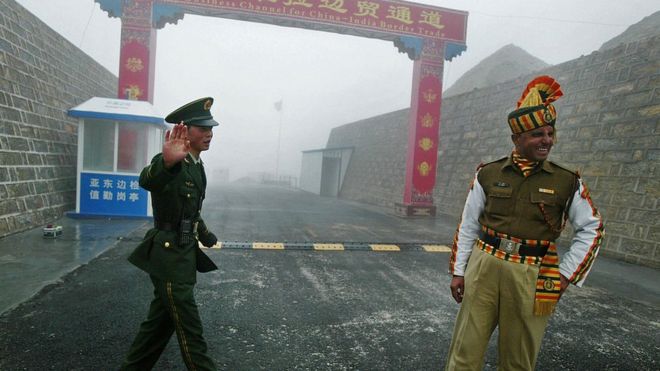 ჩინელი და ინდოელი სამხედრო მოსამსახურეები სასაზღვრო ზონაში ერთმანეთს ფიზიკურად დაუპირისპირდნენ