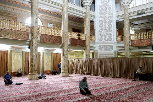 რამადანის მუსლიმური დღესასწაულის ლოცვისთვის ირანში მეჩეთები დროებით გაიხსნება