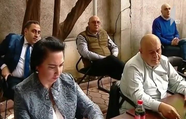 ოპოზიცია მოლაპარაკების მაგიდას დაუბრუნდა