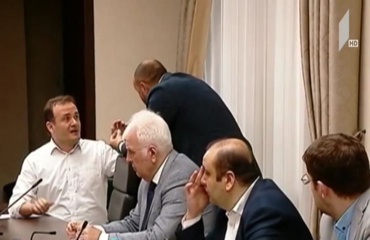 ხმაური სატრანსპორტო კომისიის სხდომაზე
