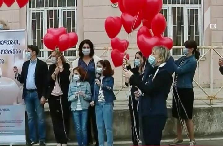 შიდსით გარდაცვლილთა ხსოვნის დღე აღინიშნება