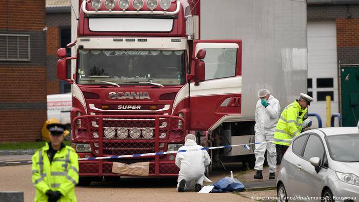 სატვირთო მანქანაში მიგრანტების გარდაცვალების საქმეზე ბელგიასა და საფრანგეთში 26 ადამიანი დააკავეს