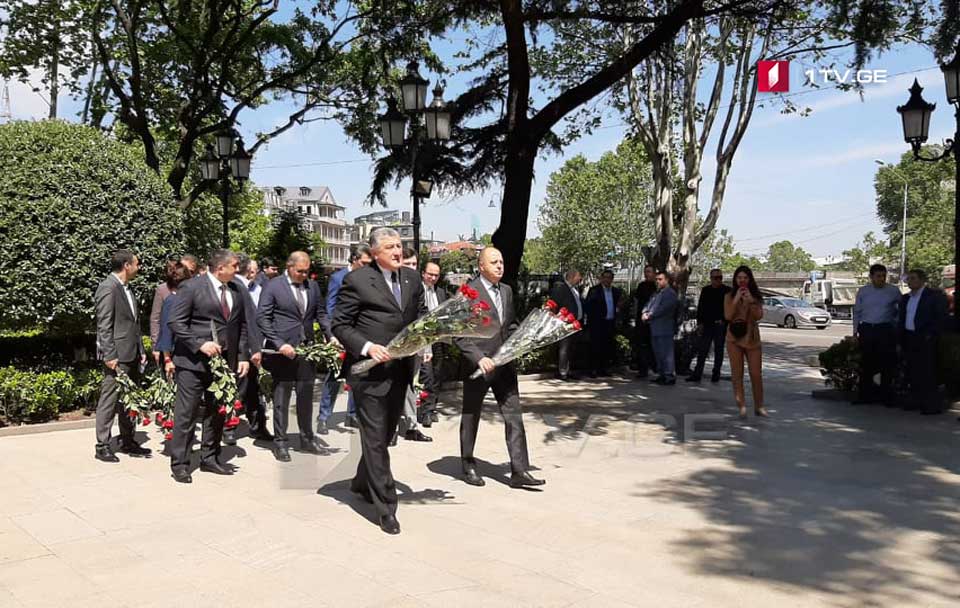 თბილისში აზერბაიჯანის დემოკრატიული რესპუბლიკის 102-ე წლისთავს აღნიშნავენ