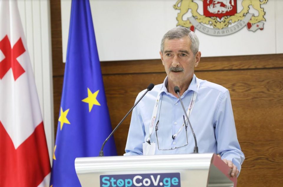 პაატა იმნაძე იმ მოქალაქეებს, რომლებიც ქობულეთში, კაფე „ჰავანაში“ 9, 10 და 11 აგვისტოს იმყოფებოდნენ, მოუწოდებს, სიმპტომების გამოჩენისთანავე ცხელების ცენტრებს მიმართონ