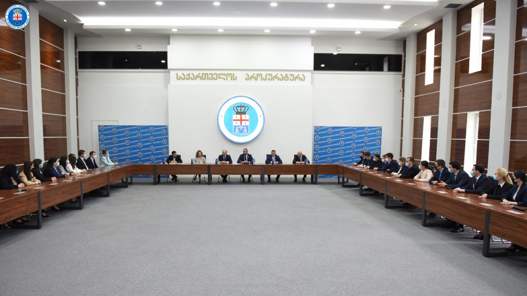 ირაკლი შოთაძე პროკურატურის სტაჟიორებს შეხვდა