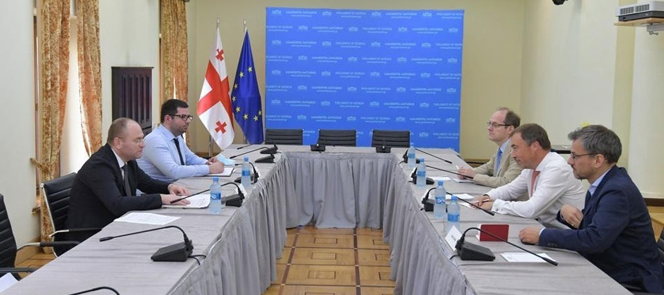 ირაკლი ბერაია ტოივო კლაარს შეხვდა
