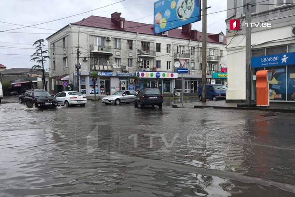 ფოთში სტიქიის სალიკვიდაციო სამუშაოები მიმდინარეობს