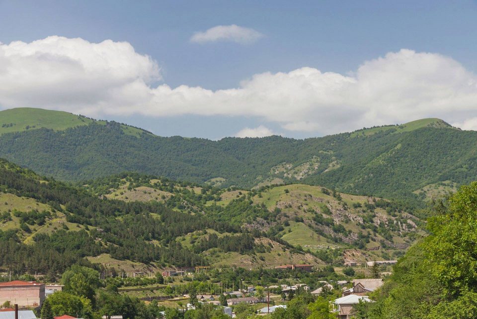 სომხეთი და აზერბაიჯანი ერთმანეთს ცეცხლის შეწყვეტის რეჟიმის დარღვევაში ადანაშაულებენ