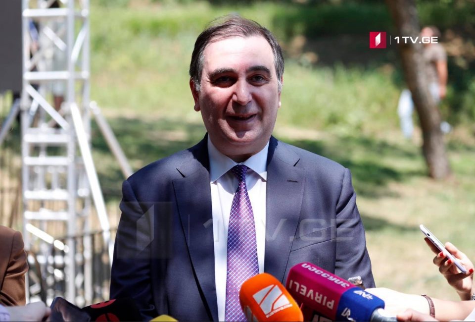 მიხეილ ჩხენკელი - „ქართული ოცნებისთვის" მთავარია თითოეულ მოქალაქეზე, საქართველოს მომავალზე, ახალგაზრდებსა და განათლებულ თაობაზე ზრუნვა