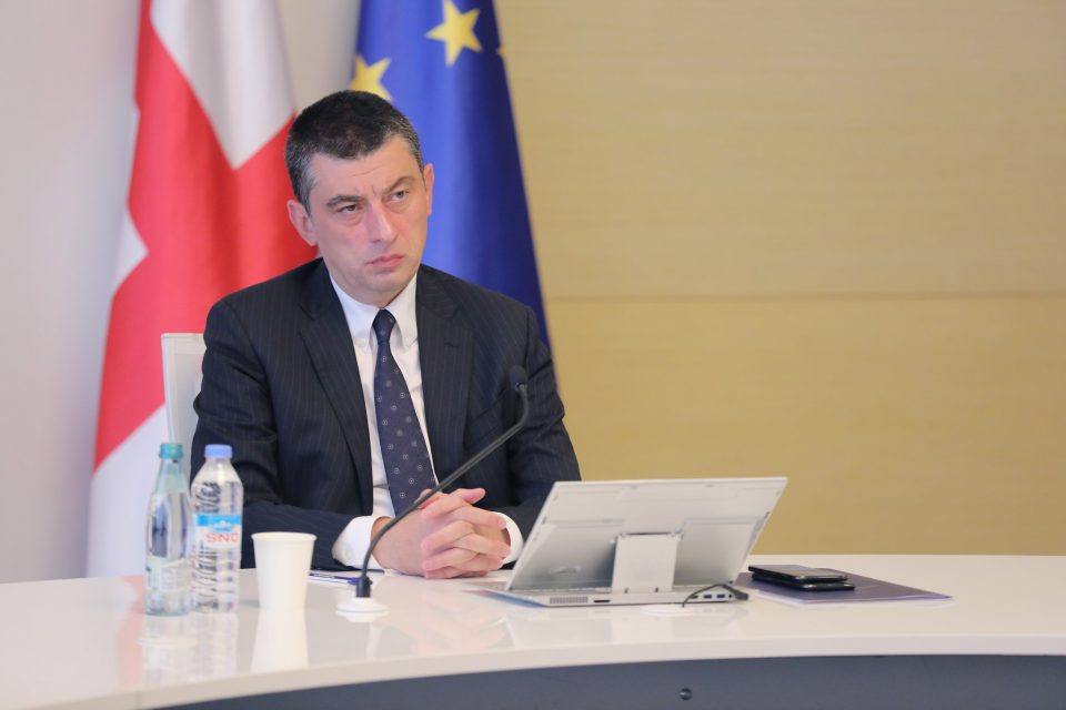 ავტომობილების განბაჟების გადავადებით 30 მილიონზე მეტი ოდენობის შეღავათი 24 000 ავტომფლობელს შეეხება