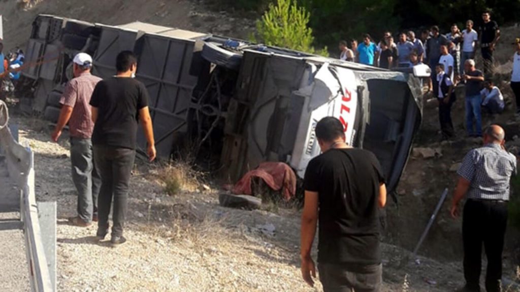 თურქეთში ავტობუსის გადატრიალების შედეგად ხუთი სამხედრო მოსამსახურე და მძღოლი დაიღუპნენ
